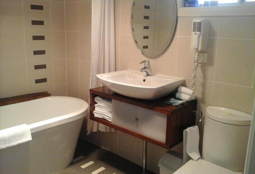 סוויטת 2 חדרי שינה, Willows Motel