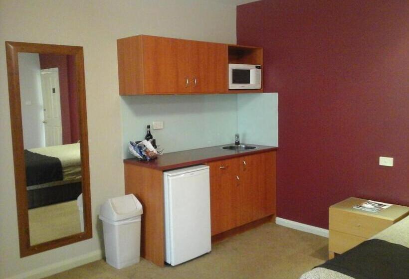 סוויטת 2 חדרי שינה, Willows Motel