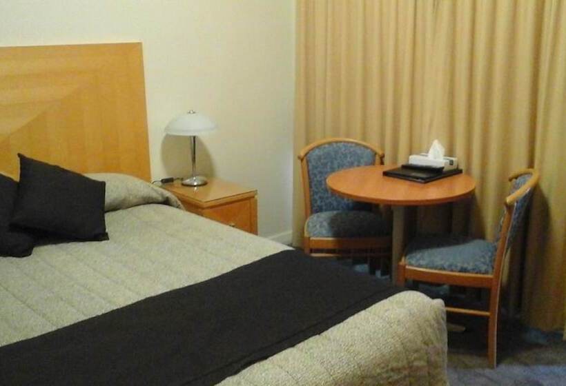 חדר דלוקס, Willows Motel