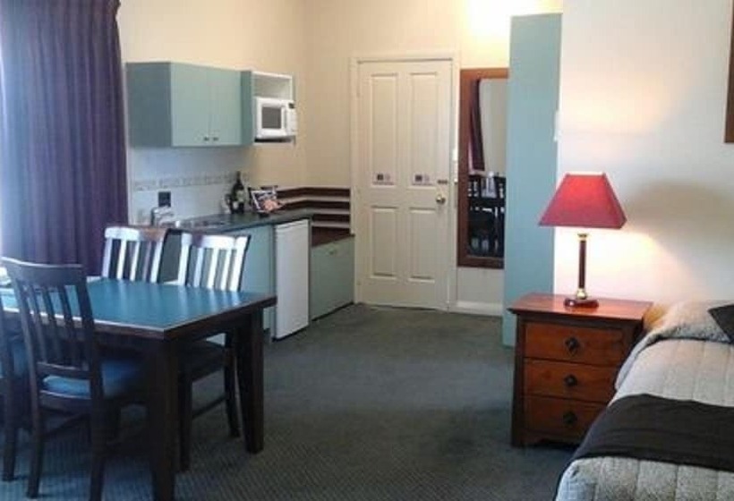 חדר משפחתי דלוקס, Willows Motel