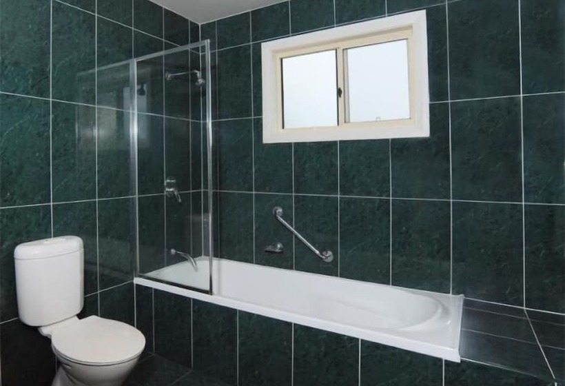 חדר משפחתי דלוקס, Willows Motel