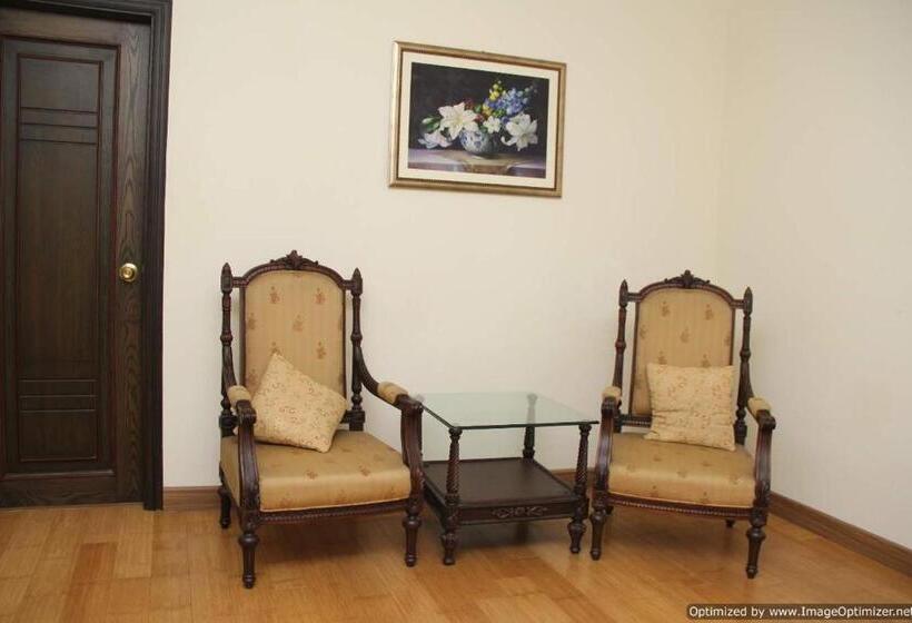 سوییت جونیور, Javson