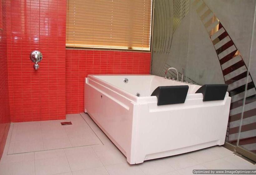 سوییت لوکس, Javson