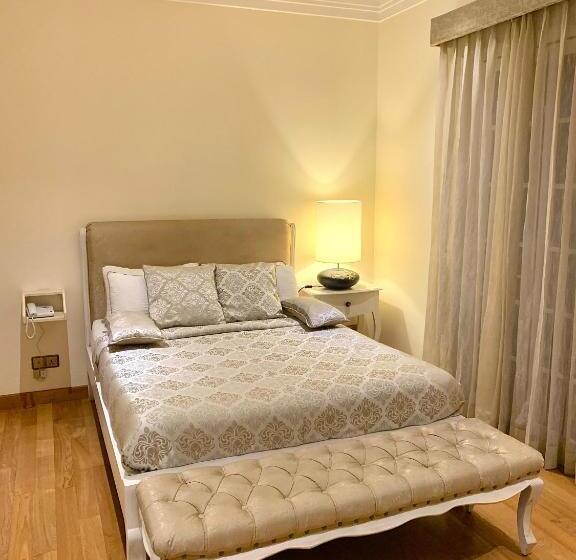 标准平房, Maple Castle