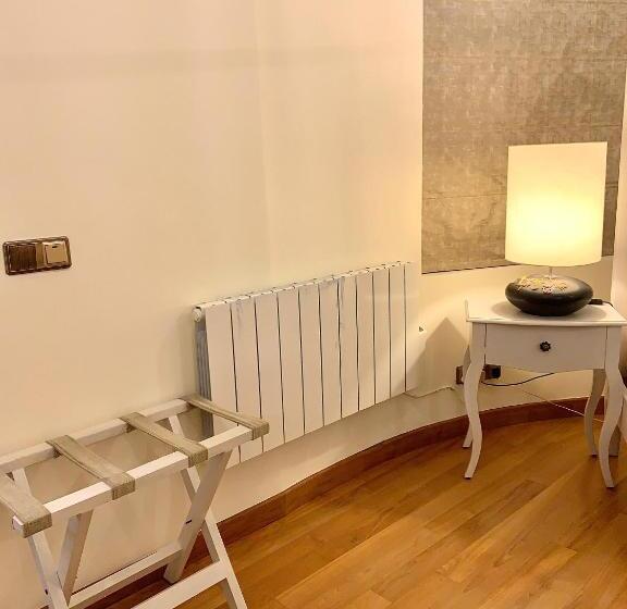 标准平房, Maple Castle