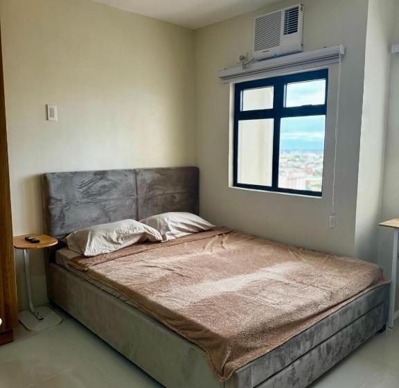 סטודיו דלוקס, Dont Book This Property