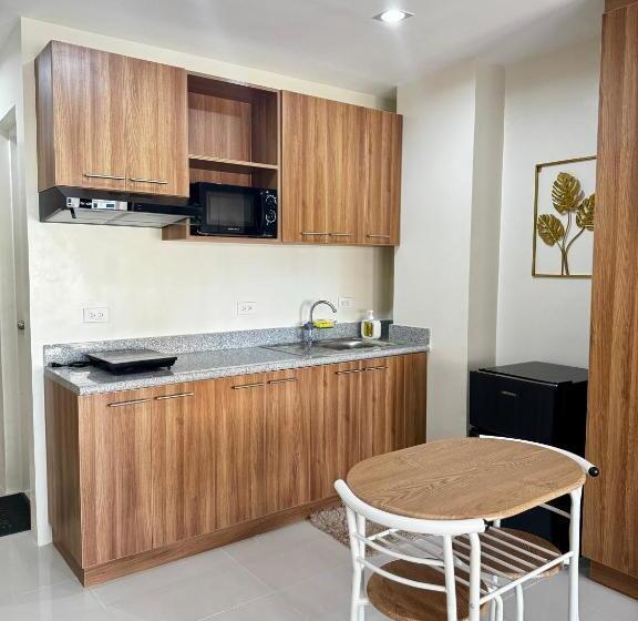 סטודיו דלוקס, Dont Book This Property