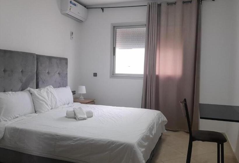 اتاق استاندارد با سرویس بهداشتی مشترک, Town Rooms