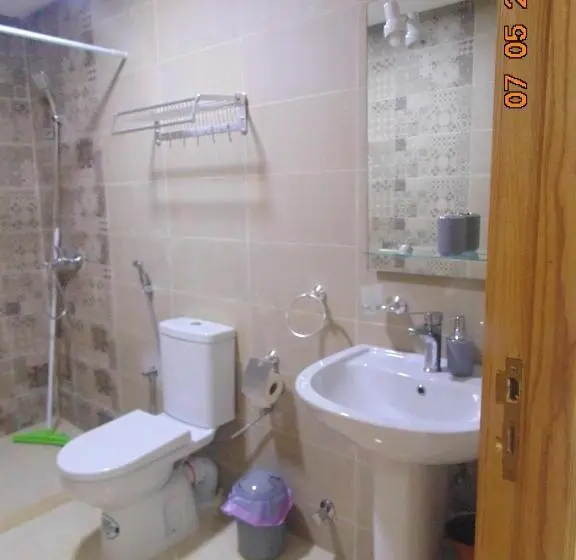 اتاق استاندارد با سرویس بهداشتی مشترک, Town Rooms