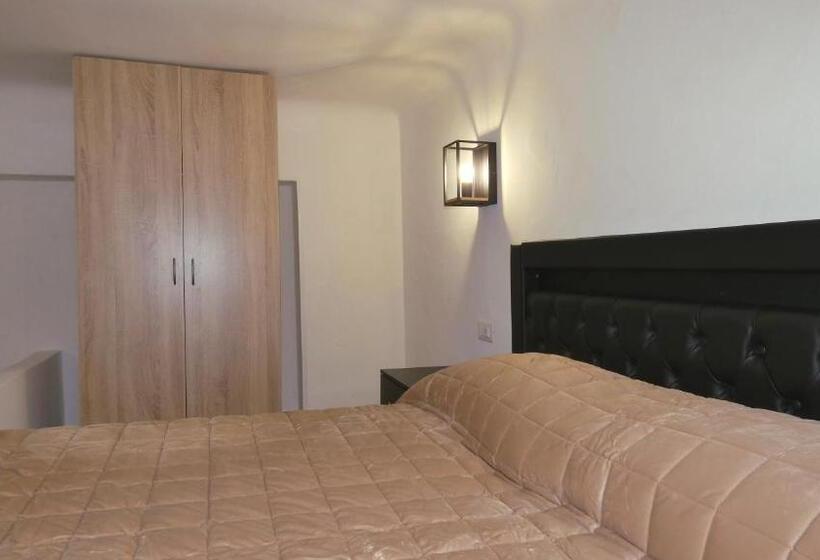 اتاق استاندارد, Carlito S Way 234