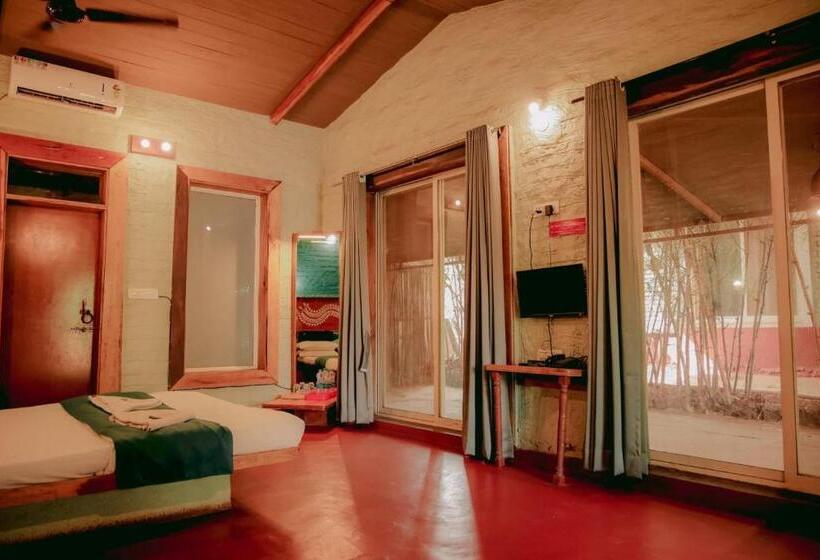 חדר דלוקס, Heritage Wadi, Satara