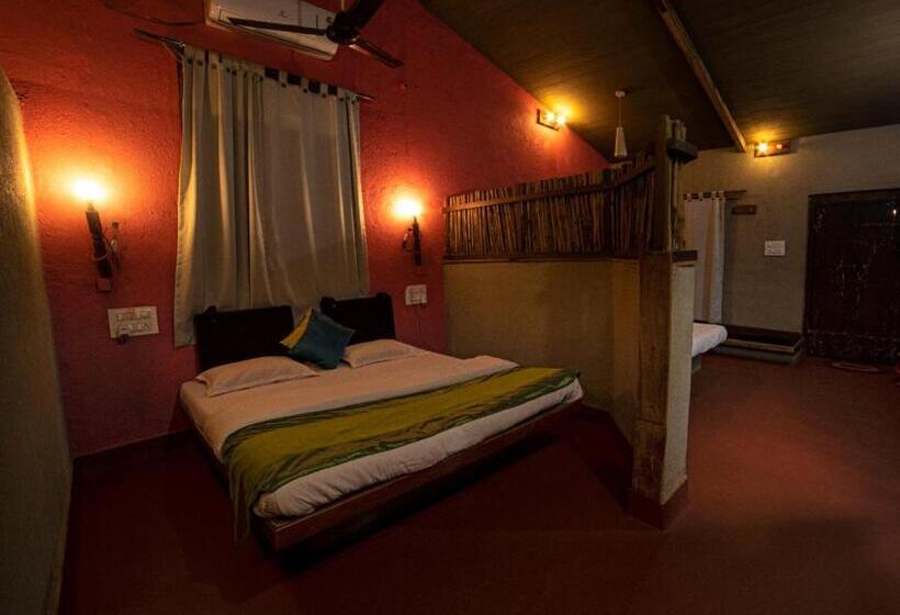 جناح, Heritage Wadi, Satara