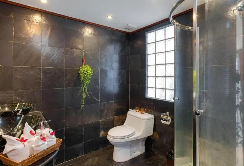 Deluxe-huone Parveke, Talay Naiharn