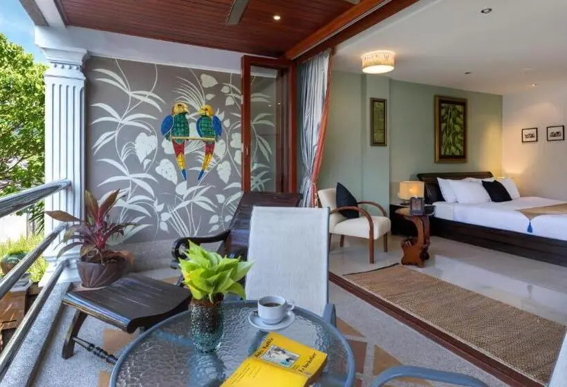 Deluxe-huone Parveke, Talay Naiharn
