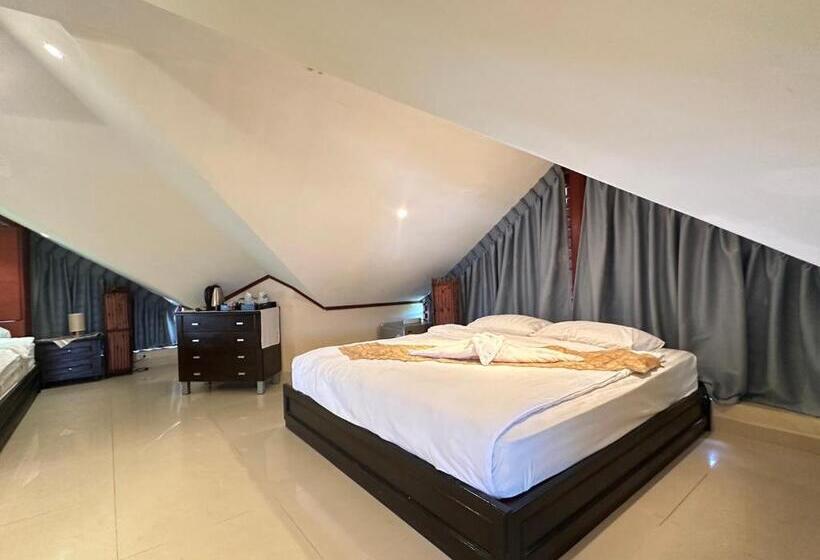 סוויטה משפחתית, Talay Naiharn