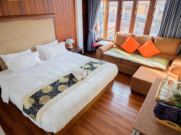 스탠다드 스튜디오, โมเมนต์ แอ๊ท ริมโขง