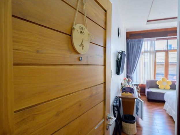 패밀리 스튜디오, โมเมนต์ แอ๊ท ริมโขง