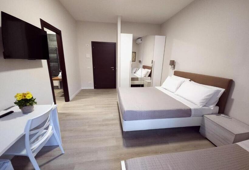 اتاق استاندارد سه نفره, Piol Guest House