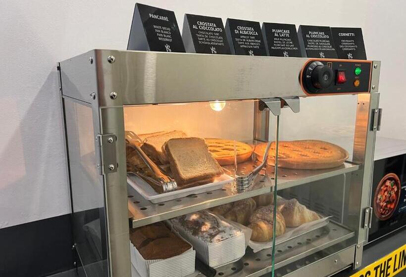 コンフォートトリプルルーム, B&b Smart Station Caserta