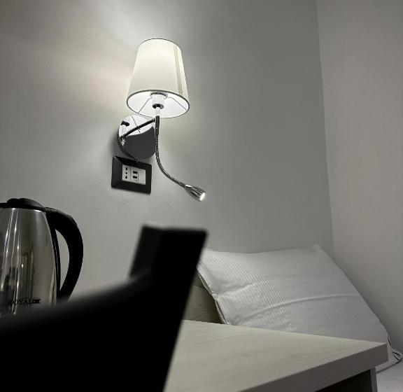 コンフォートトリプルルーム, B&b Smart Station Caserta