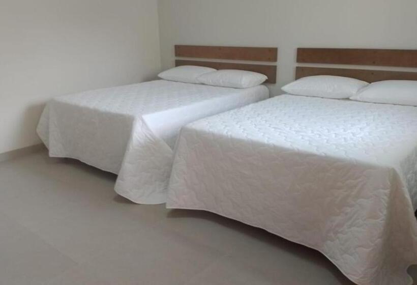 غرفة قياسية رباعية, Pimenta