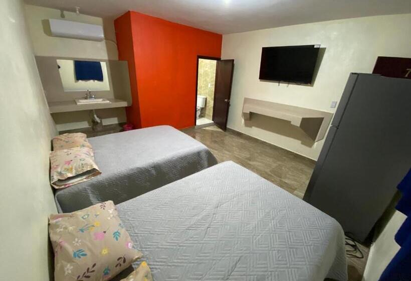 חדר דלוקס, Roger Inn Mazatlán