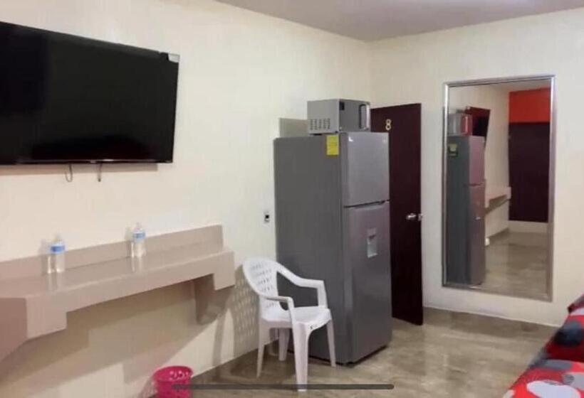 סוויטה משפחתית, Roger Inn Mazatlán