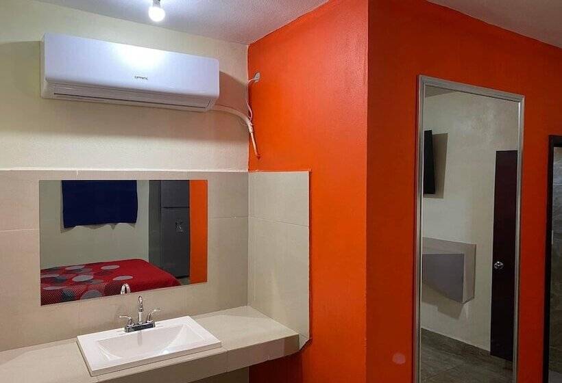 חדר דלוקס, Roger Inn Mazatlán