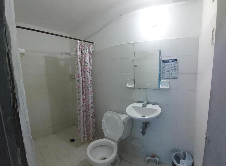 Economy Triple Room, Unico City