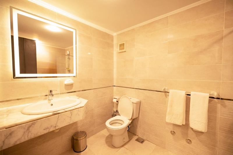 اتاق لوکس, Mar Charbel Hotel Cairo