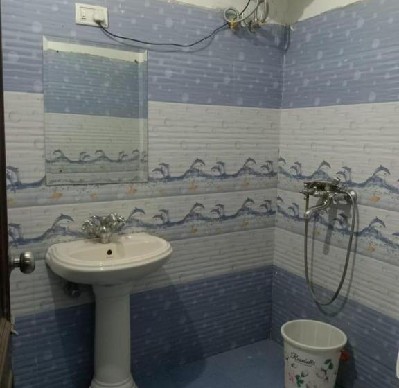 غرفة قياسية, Mid City Hotel & Resto