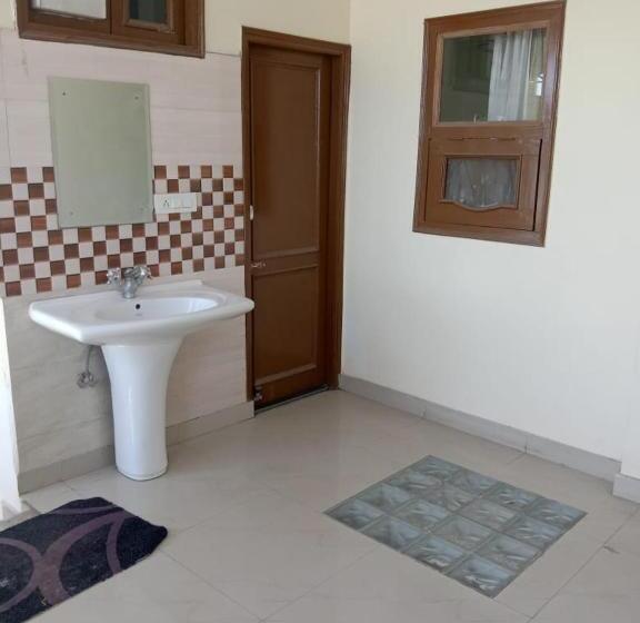 اتاق استاندارد, Mid City Hotel & Resto