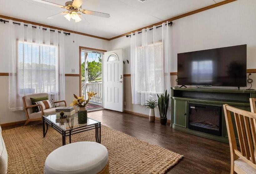 חדר סטנדרט, Hill Country Memories