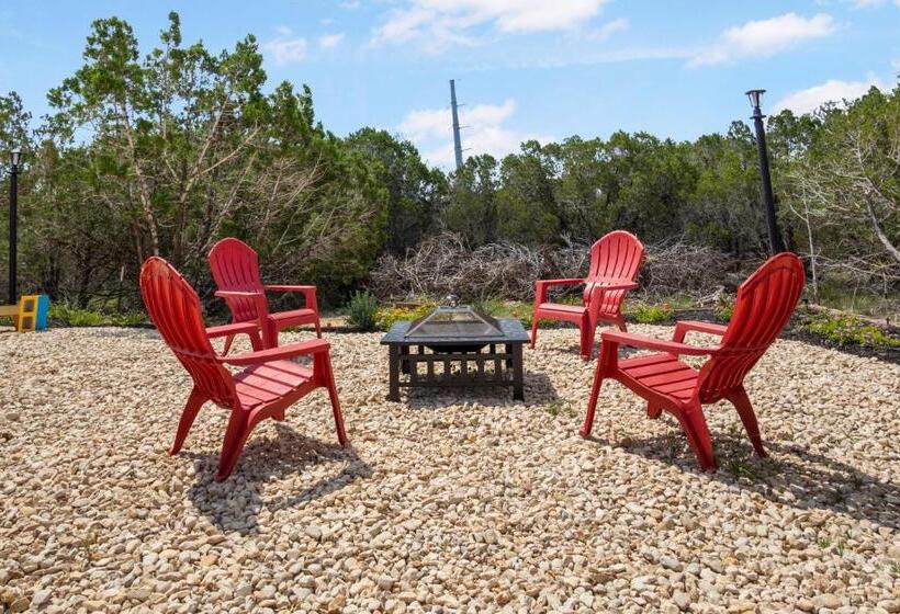 חדר סטנדרט, Hill Country Memories