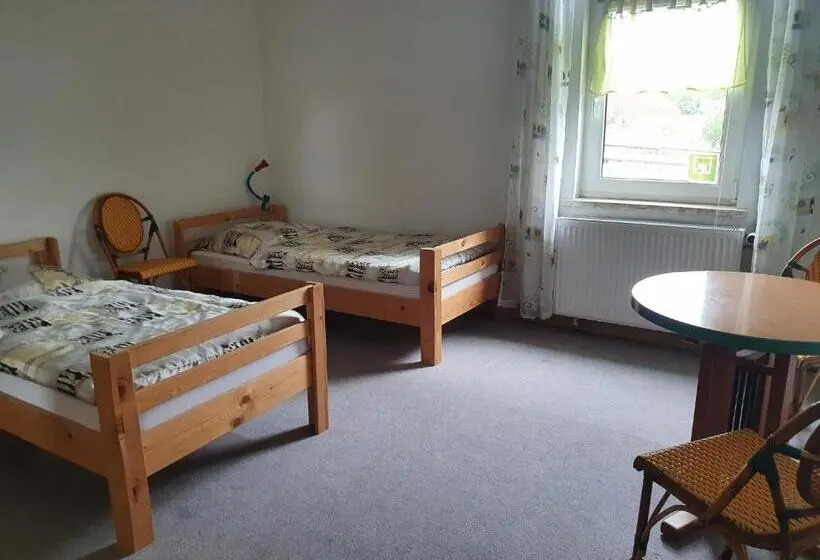 スタンダードルーム, Monteurzimmer Alte Schule Heberndorf 1