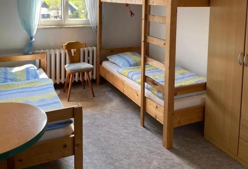 ベーシックルーム, Monteurzimmer Alte Schule Heberndorf 1