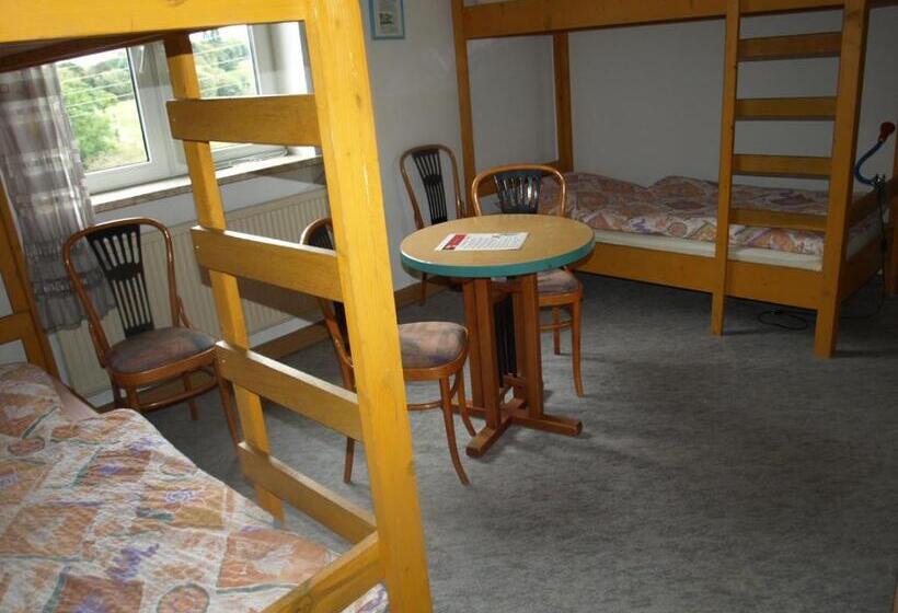 חדר סטנדרט חדר אמבטיה משותף, Monteurzimmer Alte Schule Heberndorf 1