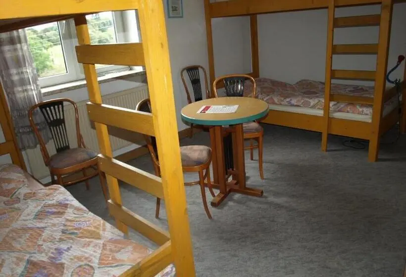 バス共有のスタンダードルーム, Monteurzimmer Alte Schule Heberndorf 1