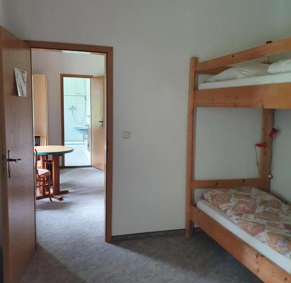 חדר סטנדרד יחיד חדר אמבטיה משותף, Monteurzimmer Alte Schule Heberndorf 1