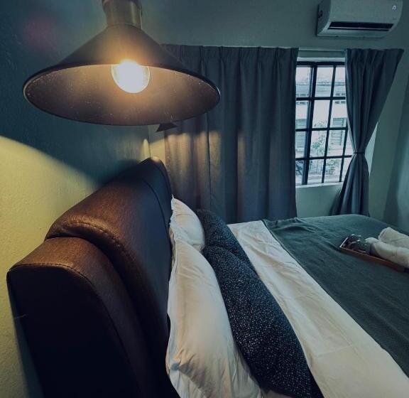 Standart Oda, 85 Boutique