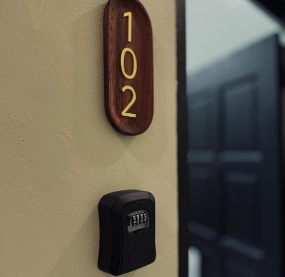 Standart Oda, 85 Boutique