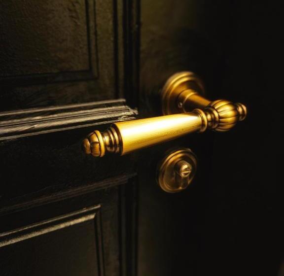 Büyük Çift Kişilik Yataklı Delüks Oda, 85 Boutique