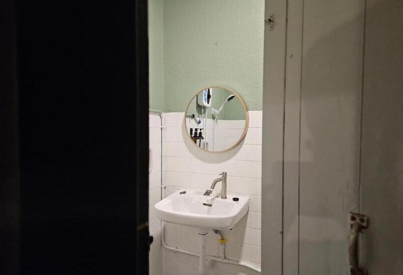 Büyük Çift Kişilik Yataklı Delüks Oda, 85 Boutique