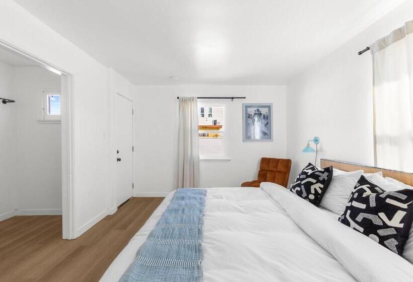 带大床的标准工作室, Aliza