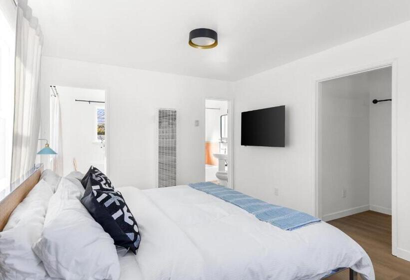 带大床的标准工作室, Aliza