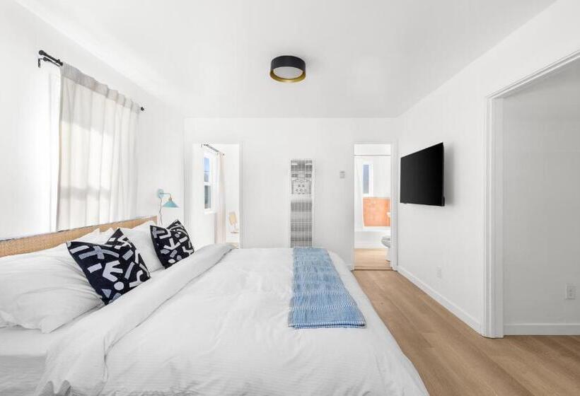 带大床的标准工作室, Aliza