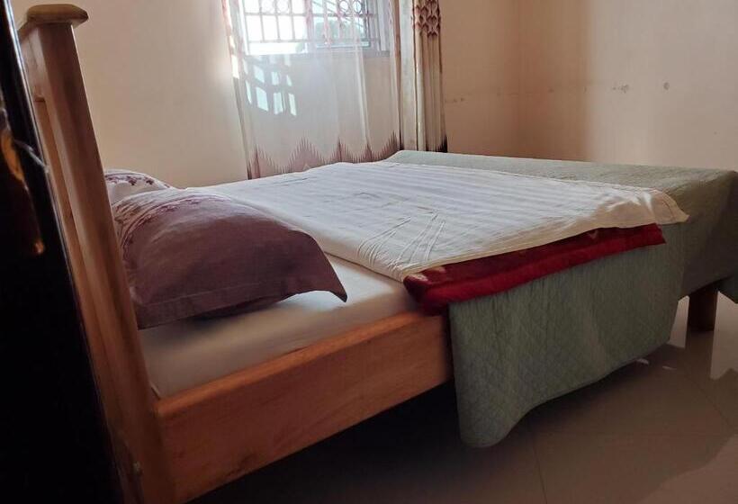 اتاق استاندارد, Bigodi Community Lodge