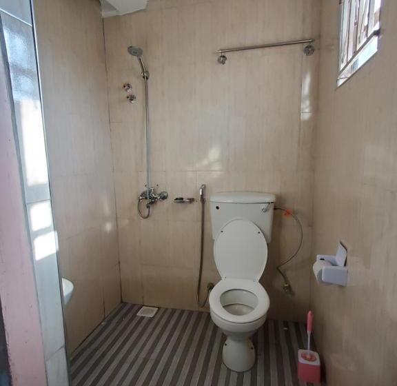 اتاق لوکس, Bigodi Community Lodge