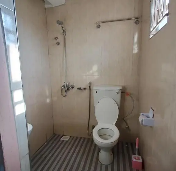 اتاق لوکس, Bigodi Community Lodge