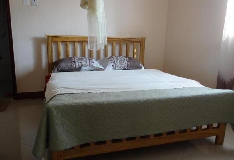 اتاق اکونومی, Bigodi Community Lodge